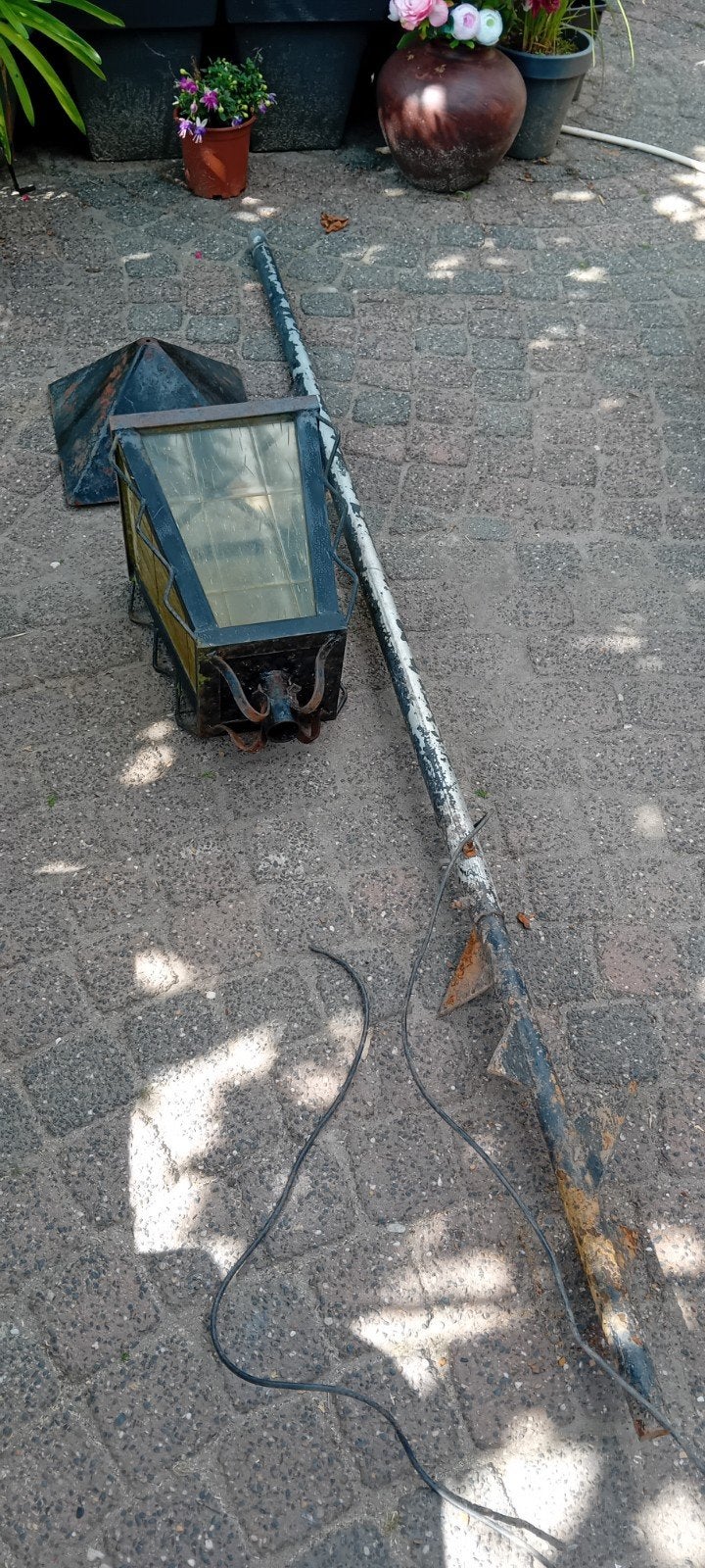 grote metalen tuinlamp, Tuin en Terras, Buitenverlichting, Ophalen, Gebruikt, Minder dan 50 watt, Staande lamp