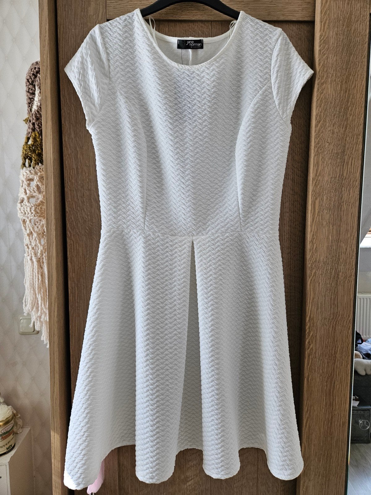 Damesjurk, Jane Norman, maat 40, Maat 38/40 (M), Beige, Ophalen of Verzenden, Knielengte