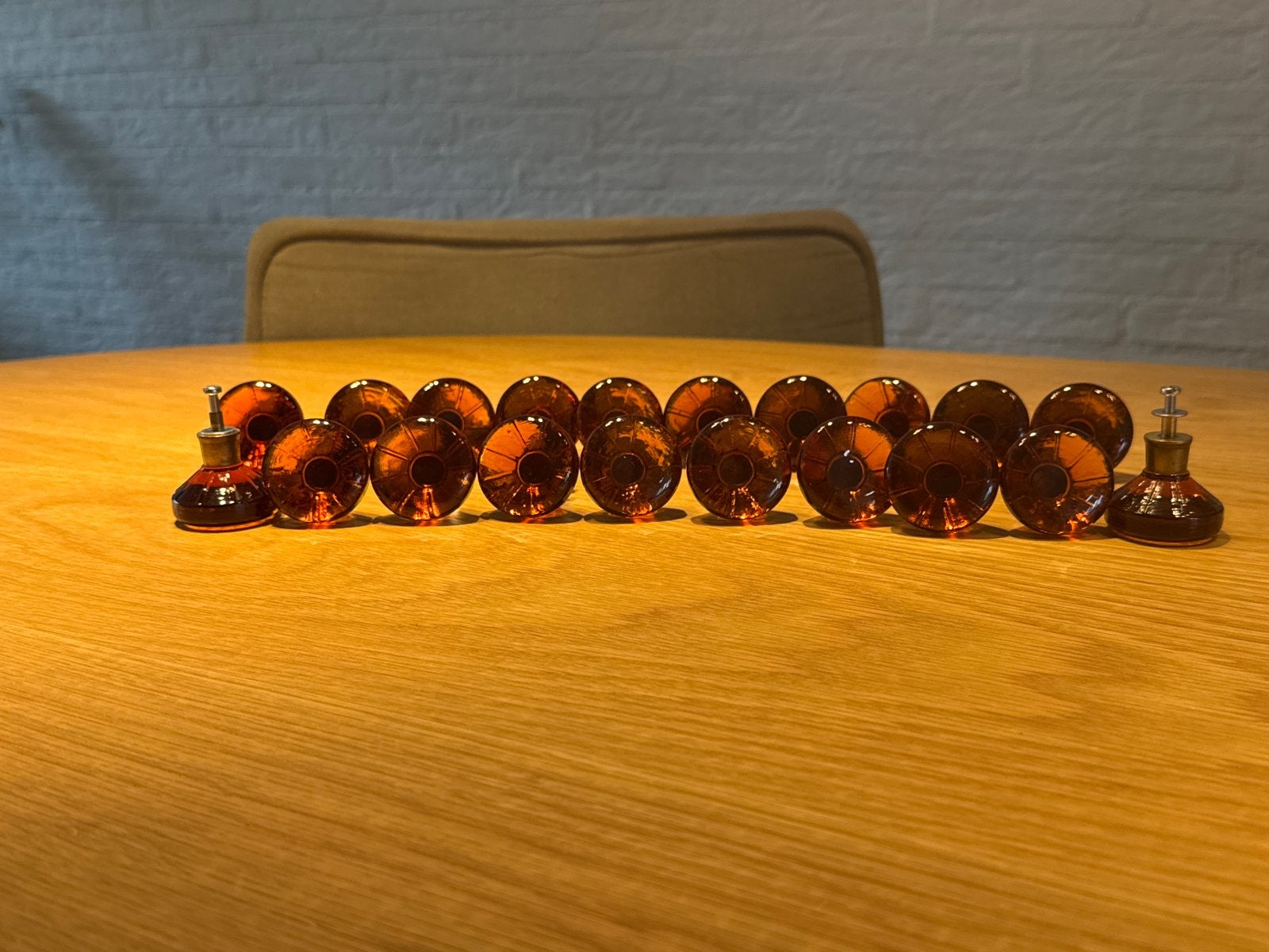 Unieke amberkleurige glazen kastknoppen uit Denemarken, Vintage, Gebruikt, Ophalen of Verzenden, Oranje