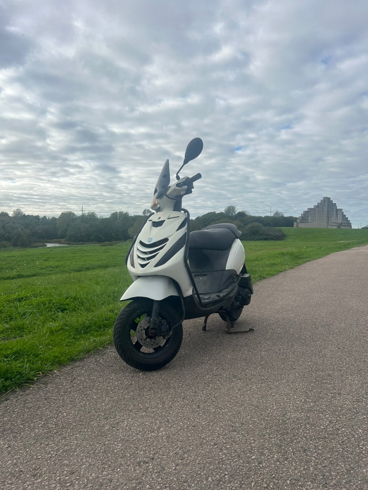 Piaggio zip 2000, Fietsen en Brommers, Ophalen, Zo goed als nieuw, Benzine, Zip