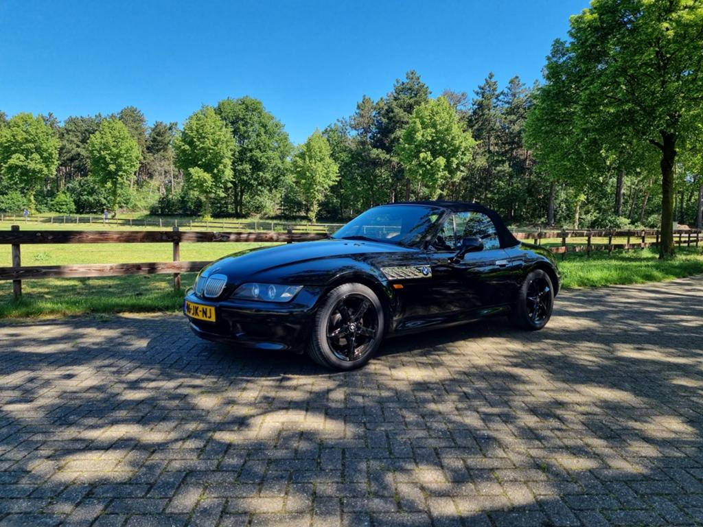 BMW Z3 1.8 Roadster 1996 Zwart, Auto's, BMW, Particulier, Z3, 360° camera, Parkeercamera, Benzine, Cabriolet, Handgeschakeld, Geïmporteerd