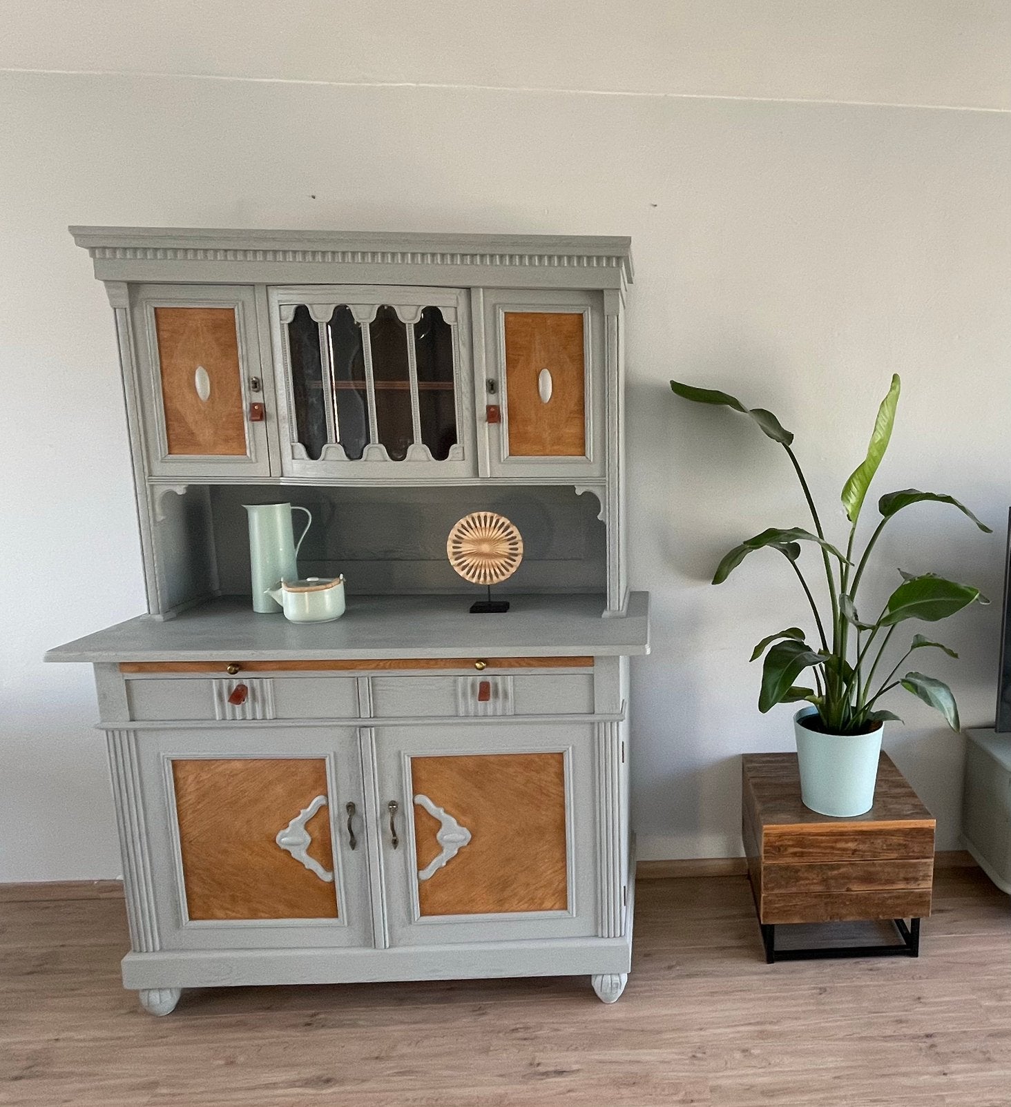 Uniek vintage Buffetkast / vitrinekast, Ophalen, 100 tot 150 cm, Eikenhout, Zo goed als nieuw