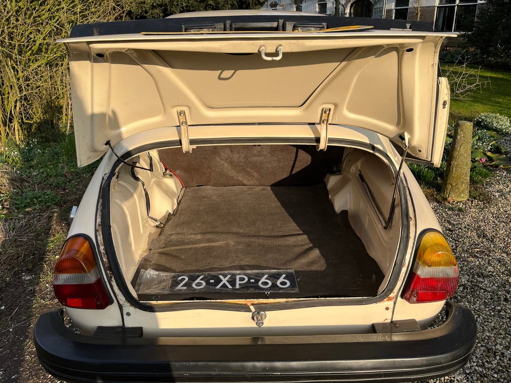 Saab 96 1.5 L 1978 Wit, foto 9