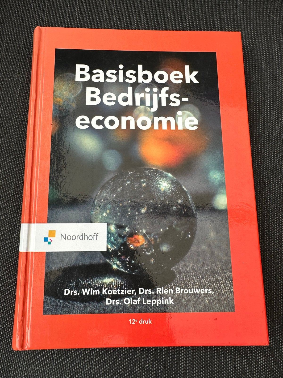 Basisboek Bedrijfseconomie 12e druk - Koetzier, Brouwers, Le, Ophalen of Verzenden, Gamma, Zo goed als nieuw, HBO