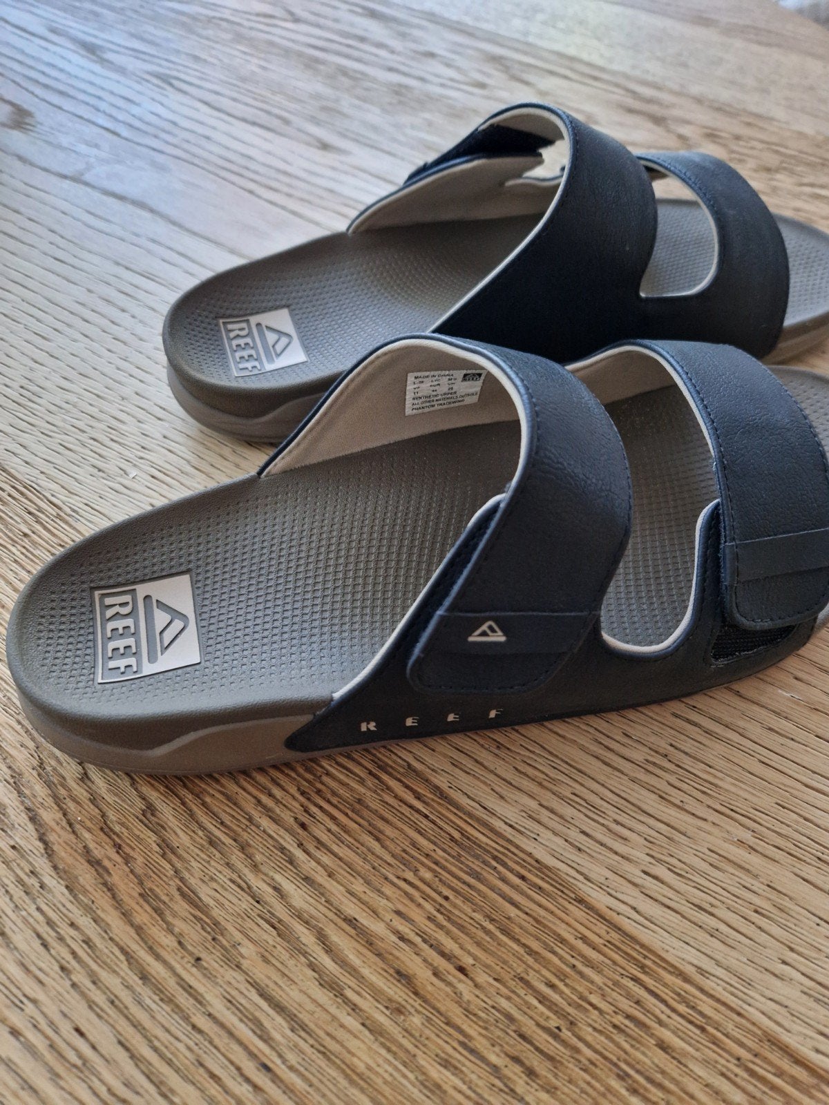 Reef Phantom Tradewind Slippers - Maat 44, Slippers, Zwart, Ophalen of Verzenden, Zo goed als nieuw