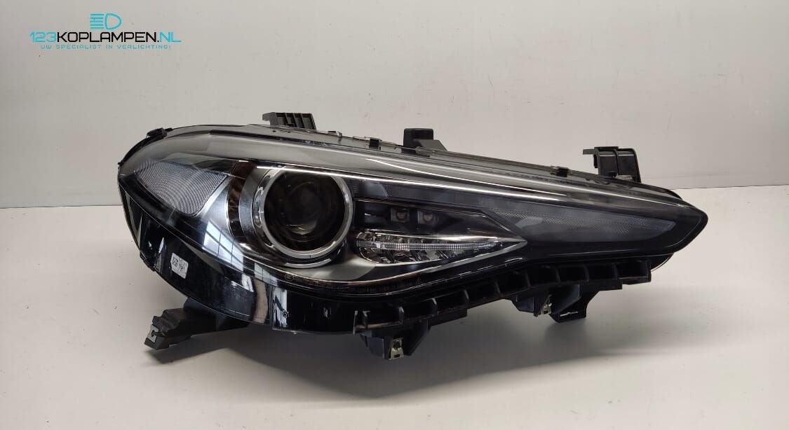 Alfa Romeo Giulia Xenon Koplamp rechts, Gebruikt, -, -, Ophalen of Verzenden