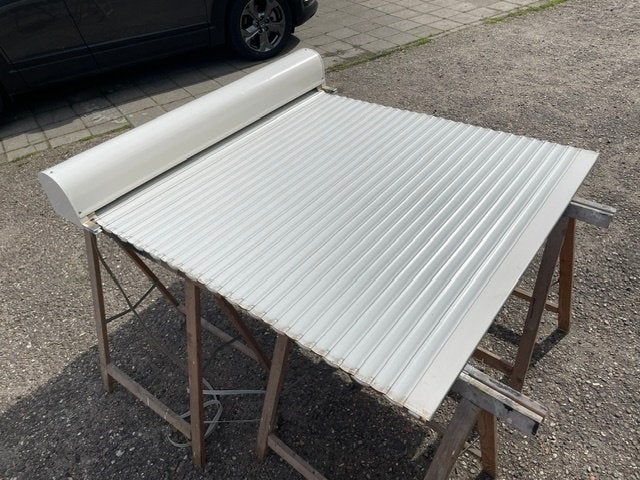 Wit rolluik 120 cm breed x 166,5 cm hoog, Doe-het-zelf en Verbouw, Rolluiken, Ophalen, Gebruikt, 100 tot 150 cm, Wit