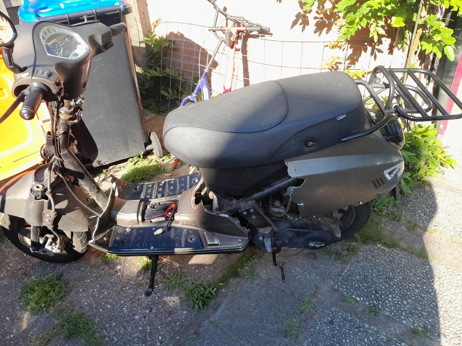 Scooter voor sloop of onderdelen,met kenteken, Fietsen en Brommers, Scooters | Overige merken, Ophalen, Gebruikt, Benzine