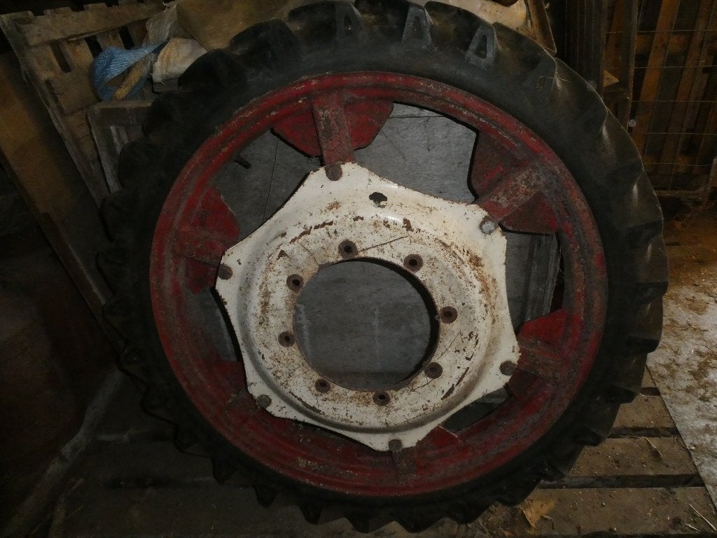 tractorwielen, Zakelijke goederen, Ophalen