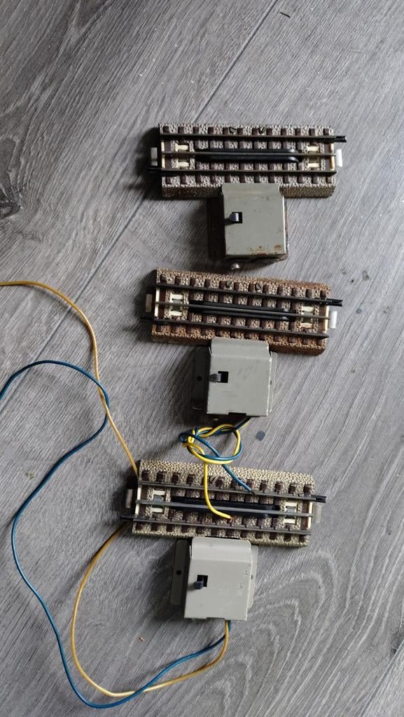 Marklin 3600 ontkoppelrails - handmatig en elektrisch, Hobby en Vrije tijd, Modeltreinen | H0, Wisselstroom, Gebruikt, Rails, Ophalen of Verzenden