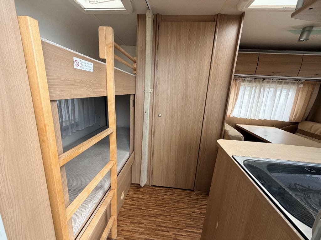 Bürstner Averso 480 TK, Caravans en Kamperen, Caravans, Dwarsbed, Bedrijf, Treinzit, Bürstner