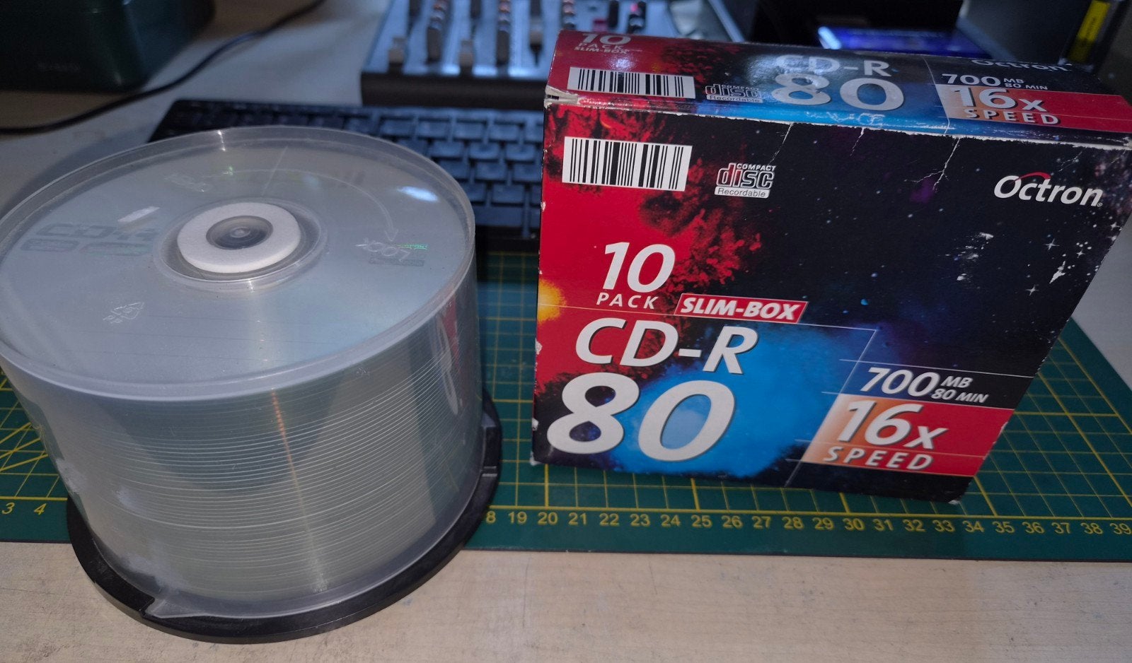 55 lege CD-R's+ 7slimline jewel cases, Computers en Software, Ophalen, Nieuw, Cd, Op spindel