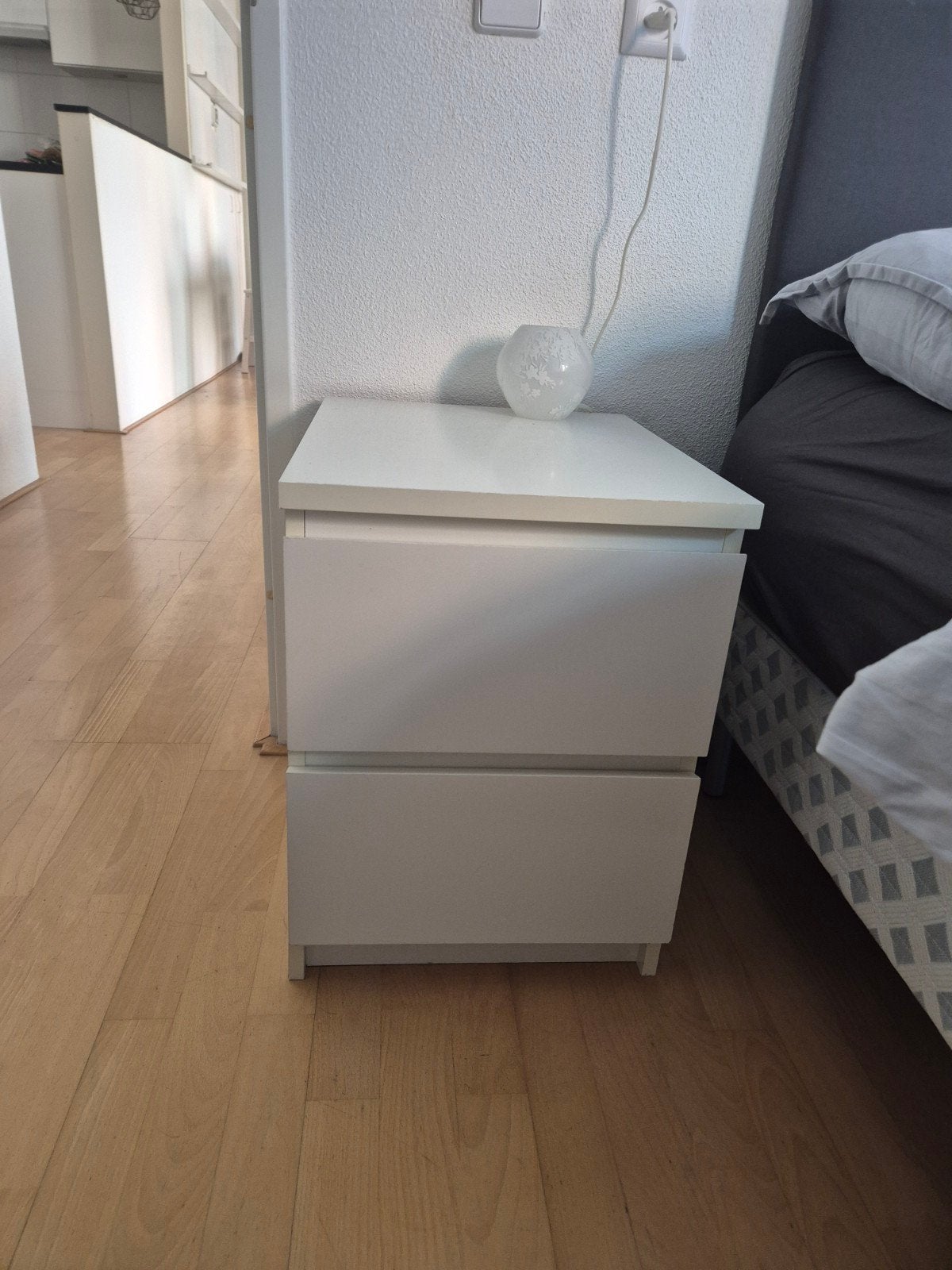 IKEA Malm Wit nachtkastje met twee lades, Ophalen, Gebruikt, 55 tot 70 cm, 45 tot 65 cm