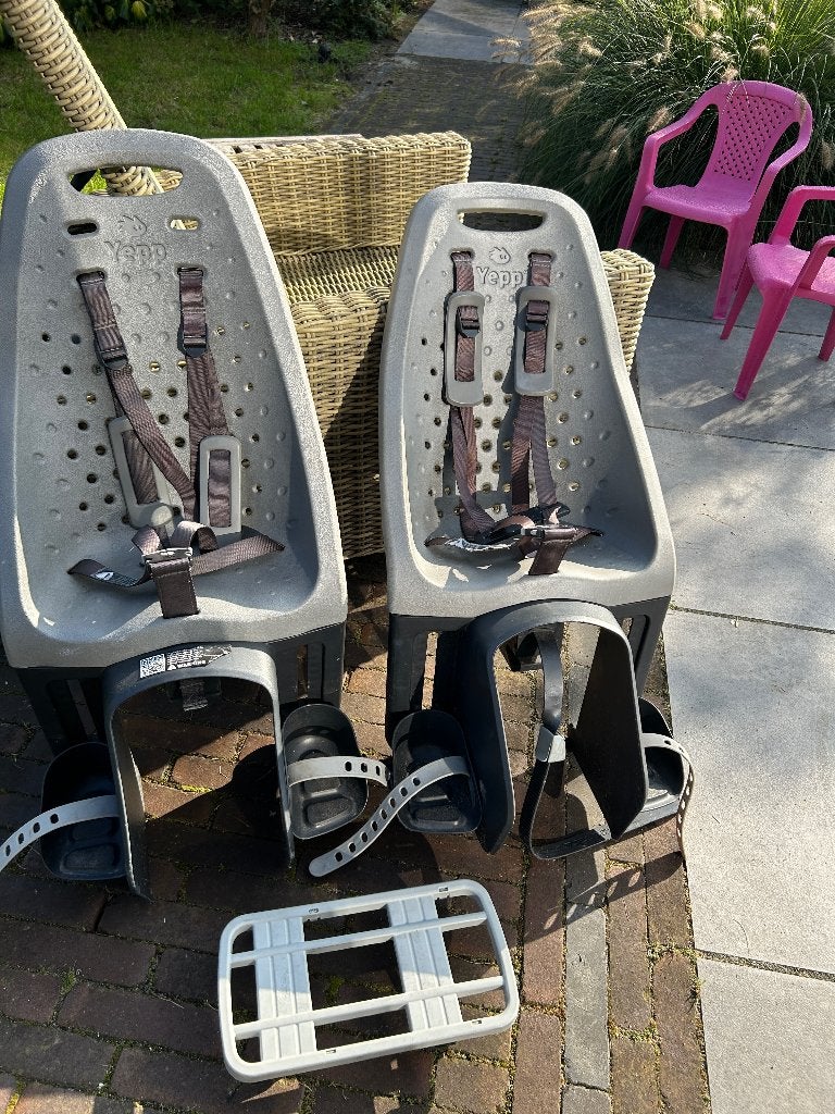 2x Achterzitje Yepp + 1x adapter, Ophalen, Gebruikt, Achterzitje, Thule Yepp