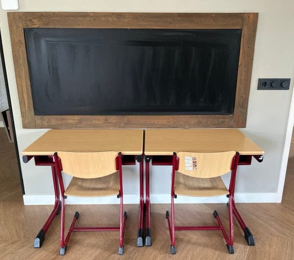2x vintage schooltafel met schoolstoel – kinderbureau, Ophalen, Zo goed als nieuw