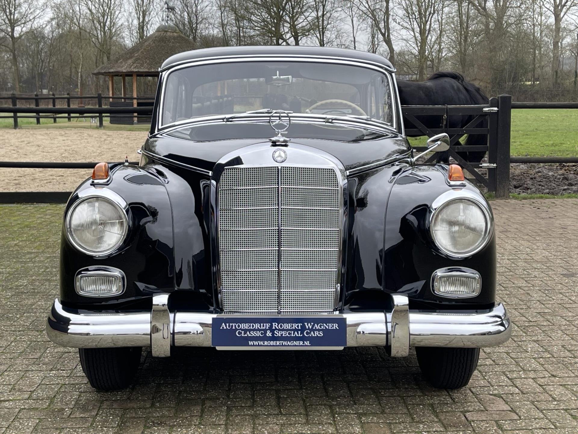 Mercedes-Benz 300 D Adenauer, gerestaureerd, Velours, foto 5