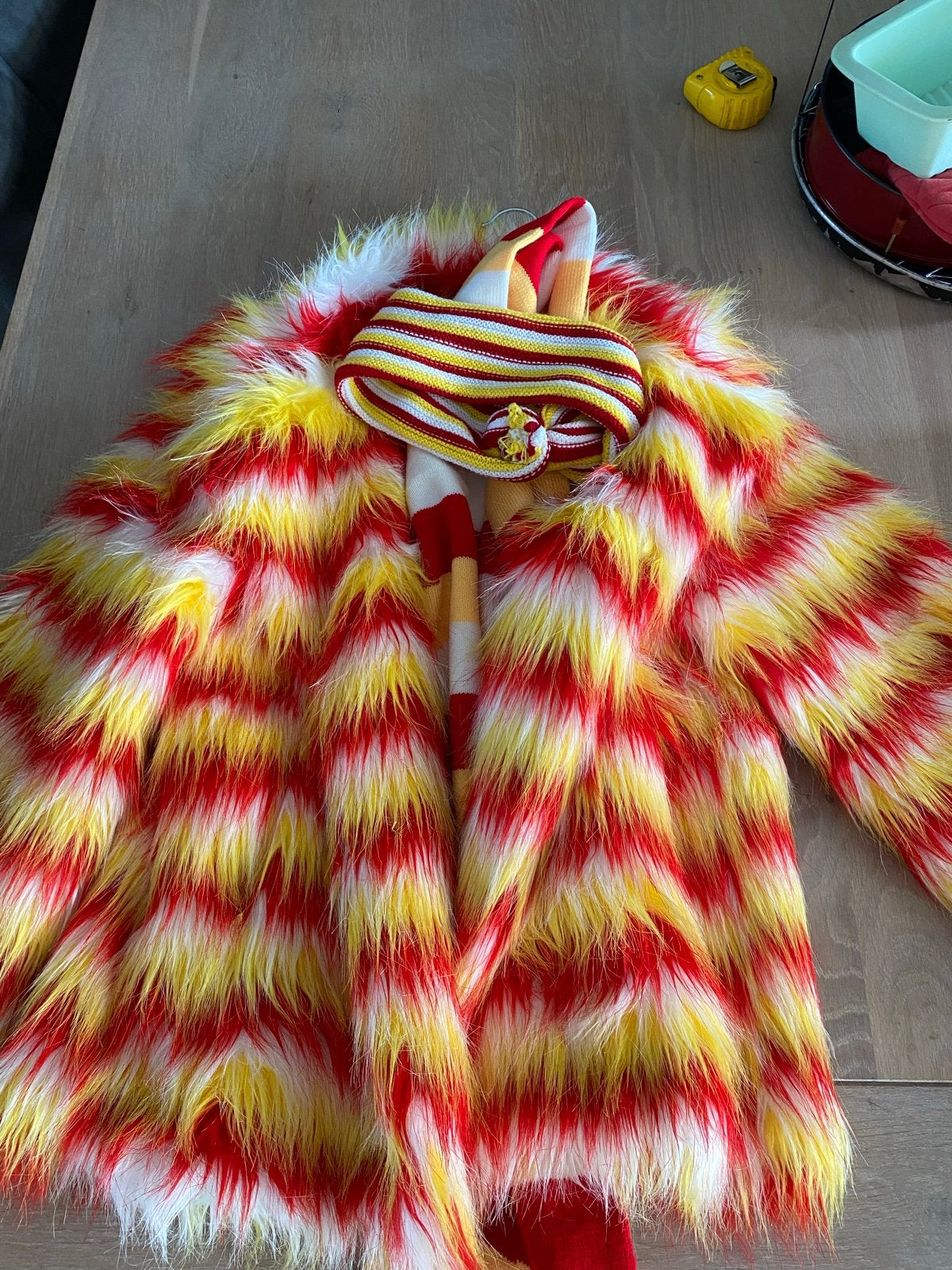 Carnavalsjasje Rood/Geel - Perfect voor Oeteldonk!, Ophalen, Carnaval, Maat 42/44 (L), Kleding