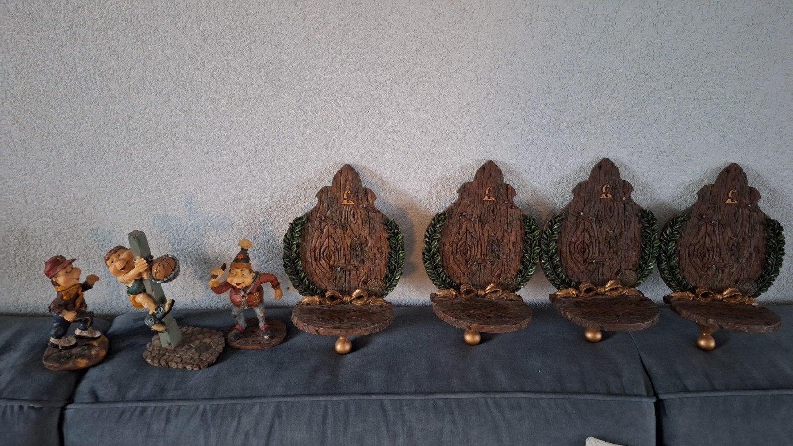 Efteling houders met beeldjes, Ophalen