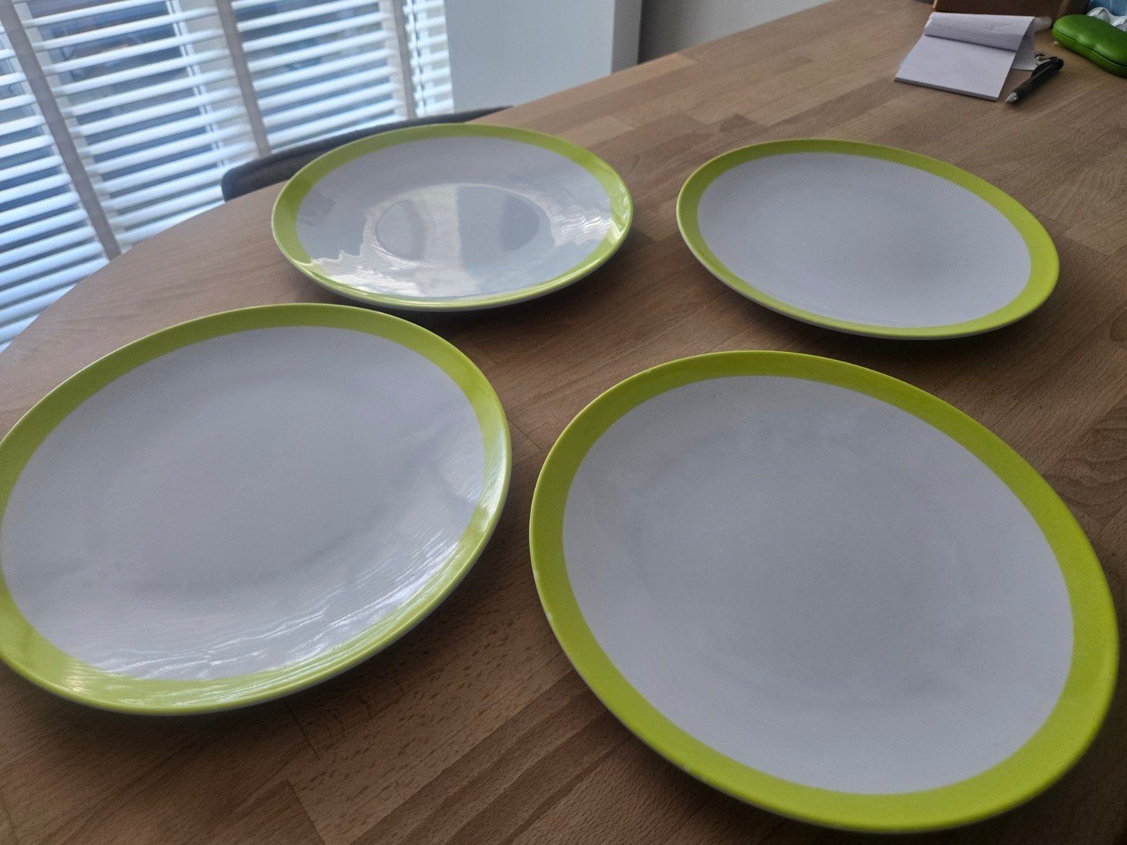 4 melamine campingborden - Gebruikt, Ophalen of Verzenden, Gebruikt, Kunststof, Bord(en)