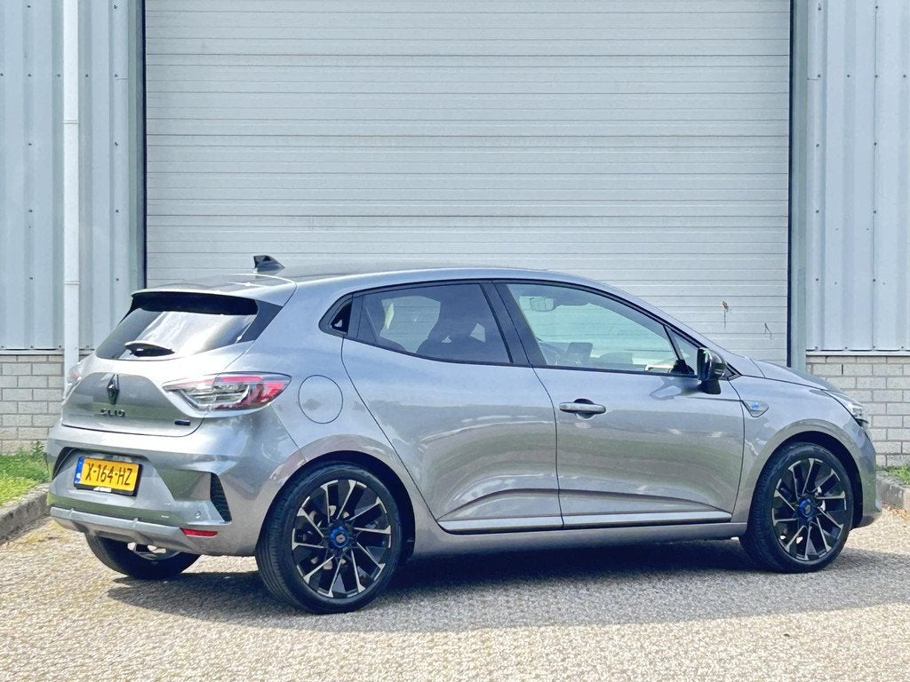 Renault Clio 1.6 E-Tech Full Hybrid 145 esprit Alpine / 360, Gebruikt, Euro 6, Leder en Stof, Origineel Nederlands