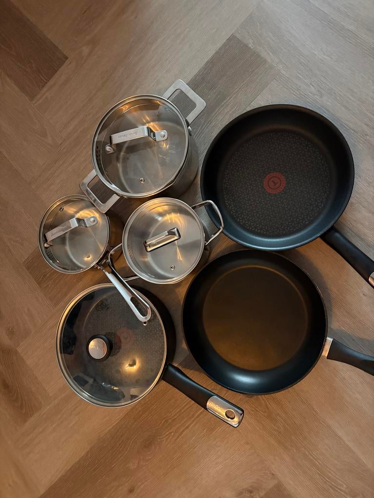 Complete pannenset: kookpannen en koekenpannen, Huis en Inrichting, Ophalen, Gebruikt, Rvs, Pannenset