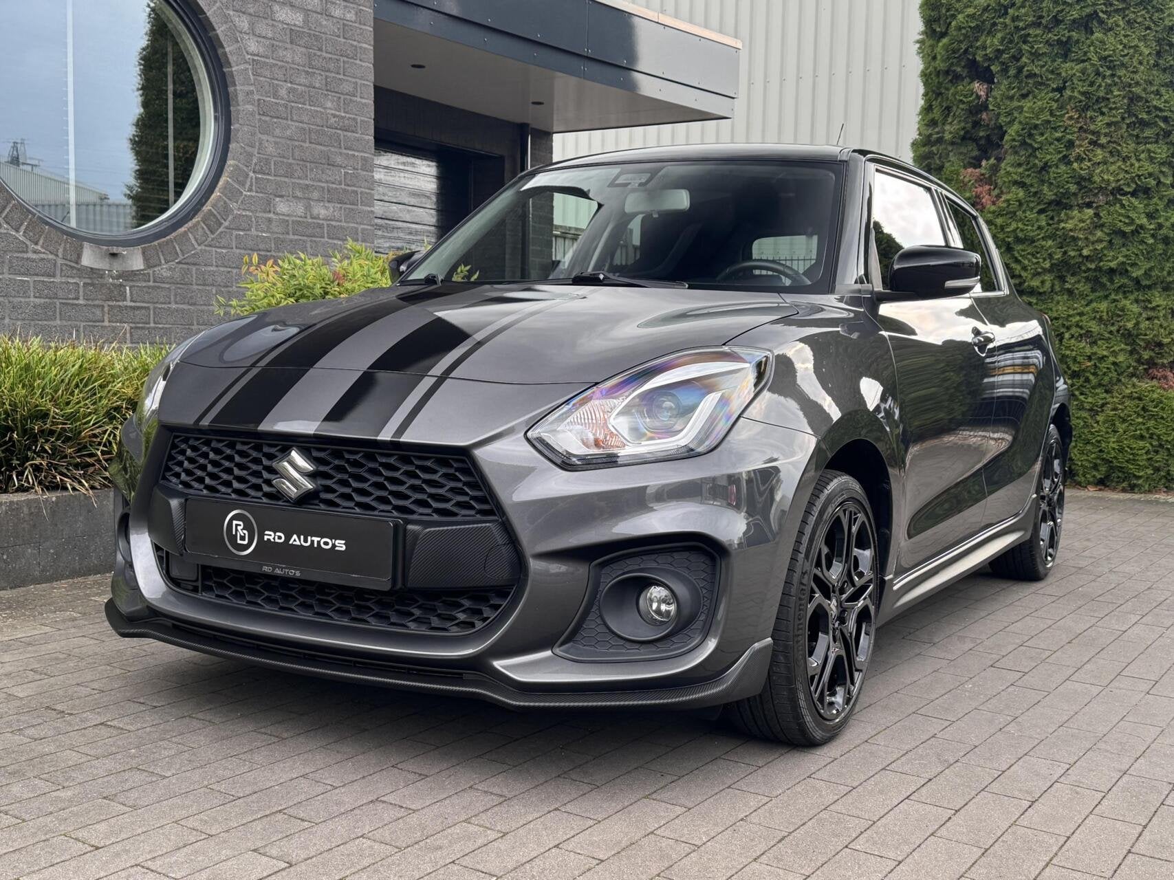 Suzuki Swift 1.4 Sport Camera Carplay PDC Cruise Stoelverwar, Auto's, Voorwielaandrijving, Dealer onderhouden, Stof, Gebruikt