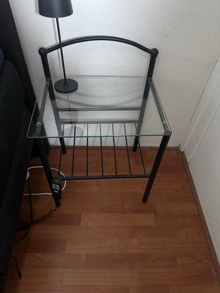 2 nachtkastjes/bijzettafels, Gebruikt, Metaal of Aluminium, 55 tot 75 cm, Rechthoekig