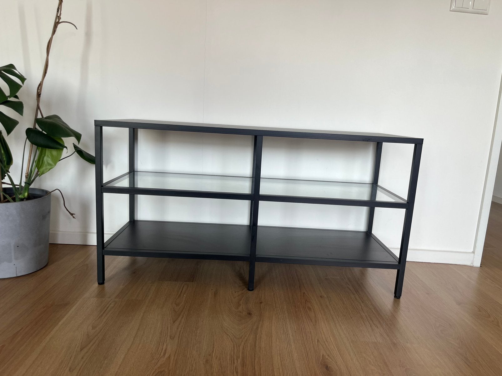 Vittsjo TV kast / dressoir, Ophalen, 100 tot 150 cm, 50 tot 100 cm, Zo goed als nieuw