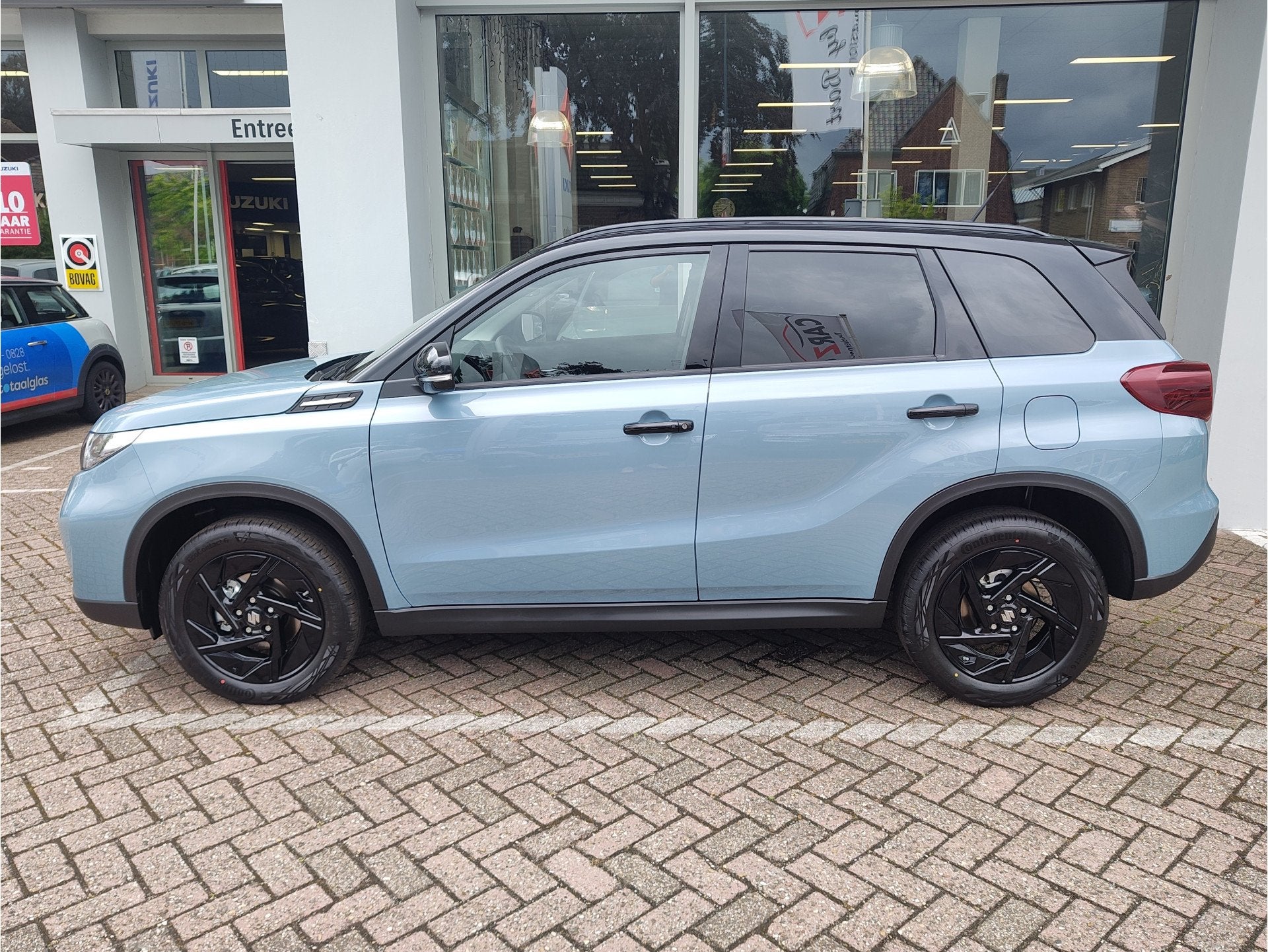 Suzuki Vitara 1.4 BOOSTERJET SPECIAL EDITION SMART HYBRID Di, 12 maanden, Zwart, 4 cilinders, Blauw