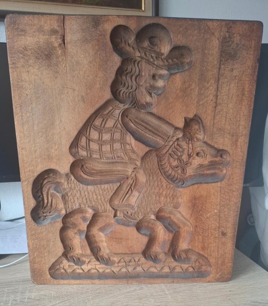 Houtsnijwerk: Man op dier - Handgroot formaat, Houtsnijwerk, Ophalen of Verzenden, Handgemaakt, 20 - 50 cm