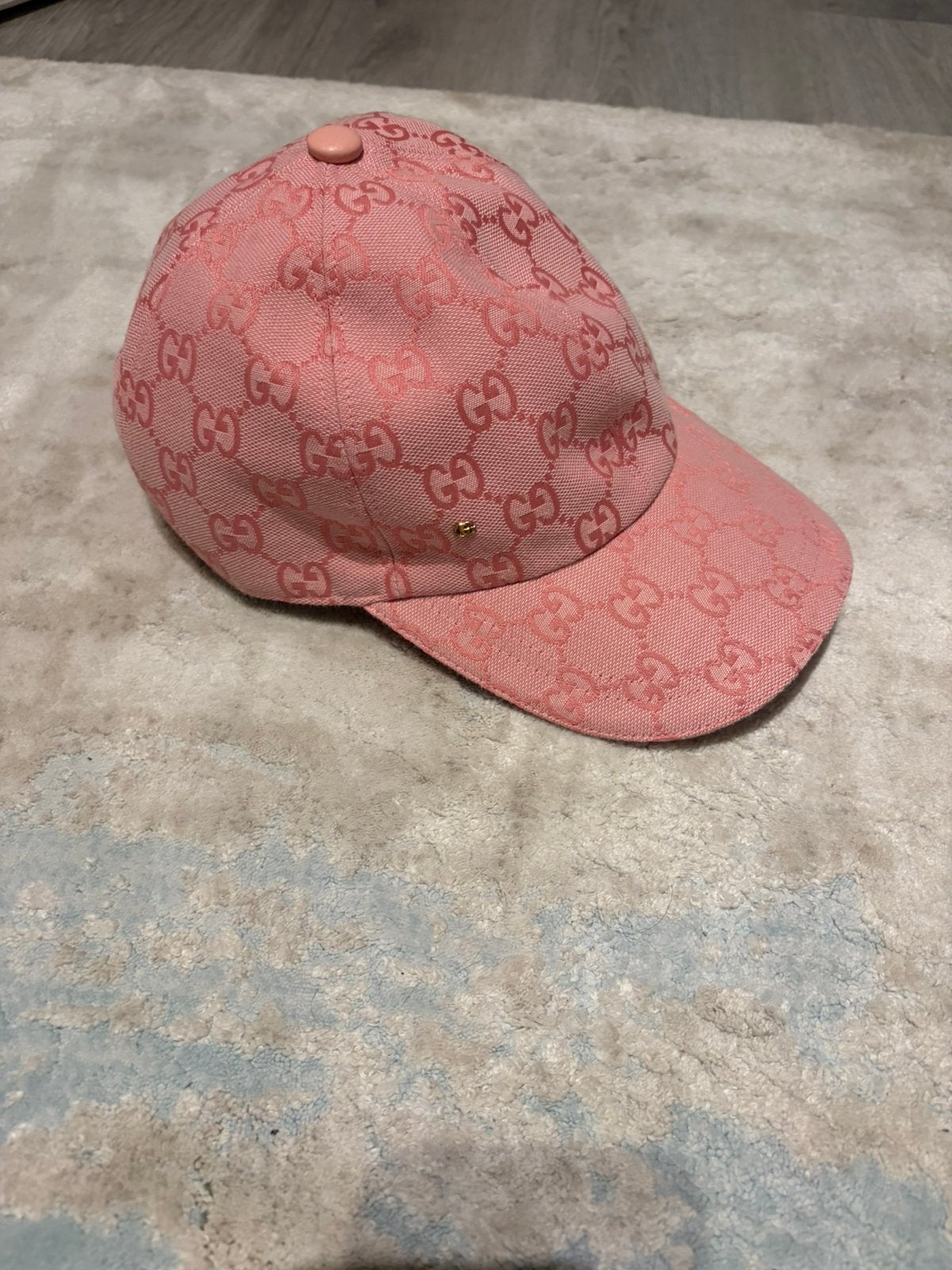 Gucci Pet Roze | Z.G.A.N | Size M, Ophalen of Verzenden, Zo goed als nieuw, 57 cm (M, 7⅛ inch) of minder, Pet