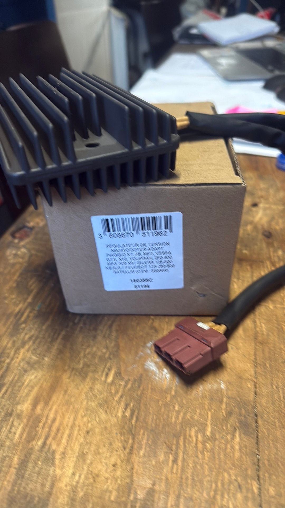 Spanningsregelaar piaggio / mp3 / peugeot / vespa NIEUW, Ophalen of Verzenden, Nieuw