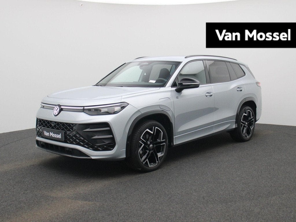 Volkswagen Tayron 1.5 eHybrid R-Line Edition 272 PK| Trekhaa, Auto's, Volkswagen, 12 maanden, Stof, 4 cilinders, 26 kWh