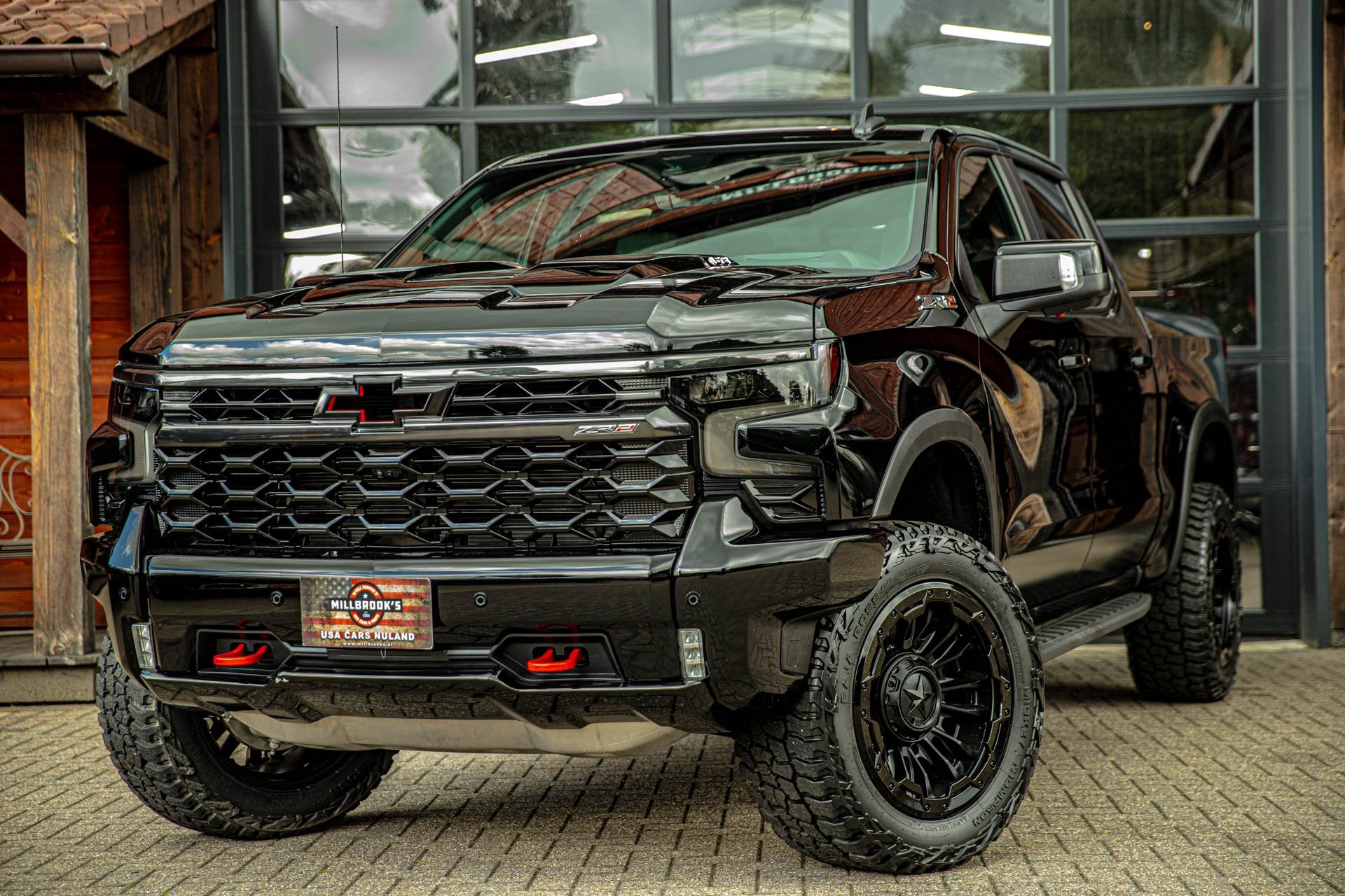 Chevrolet Silverado ZR2 6.2 V8 | XD velgen | black pakket |, Automaat, Automatische klimaatregeling, 4 stoelen, Zwart
