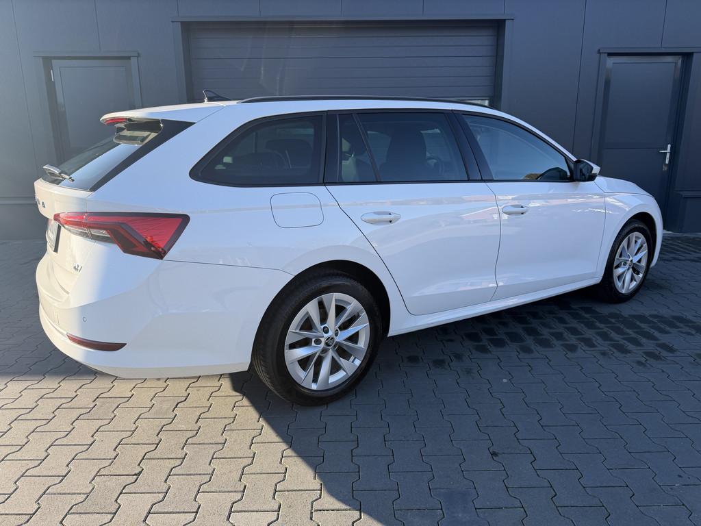 Skoda Octavia Combi 1.4 TSI iV PHEV Sportline Bj 2022,Navi,1, Auto's, Skoda, Stof, Gebruikt, 4 cilinders, Wit