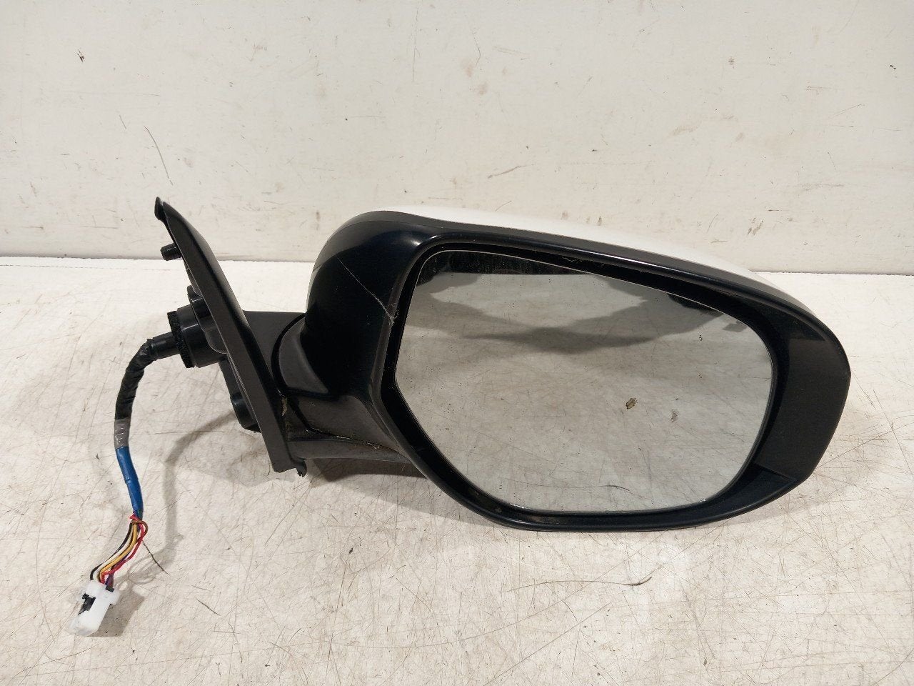 Spiegel buiten rechts elektrisch Mitsubishi Outlander, Auto-onderdelen, Onderdelen@venauto.nl, Van der Ven Autorecycling B.V.