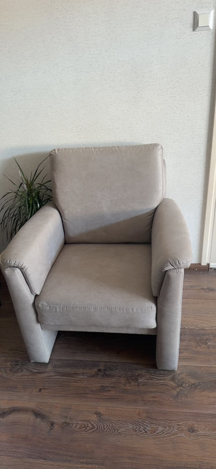 Comfortabele  twee beige fauteuils, Ophalen, 75 tot 100 cm, Zo goed als nieuw, Stof