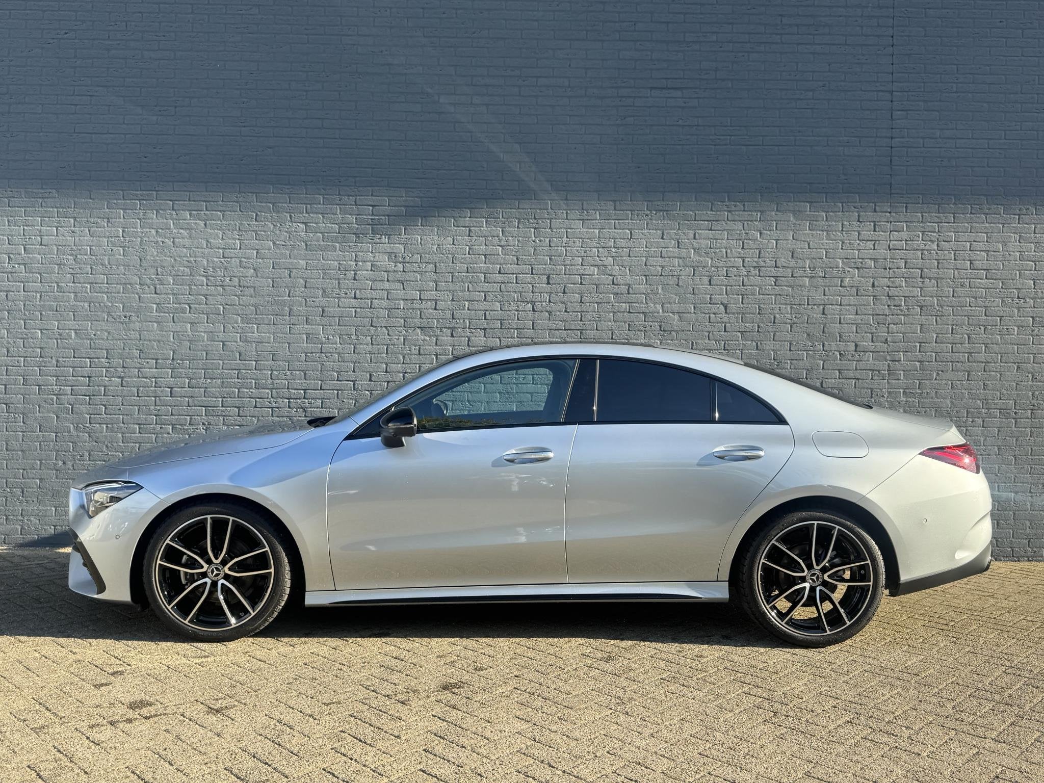 Mercedes-Benz CLA-klasse 180 Business Solution AMG | Panoram, Auto's, 136 pk, Verwarmde buitenspiegels, 4 cilinders, Origineel Nederlands