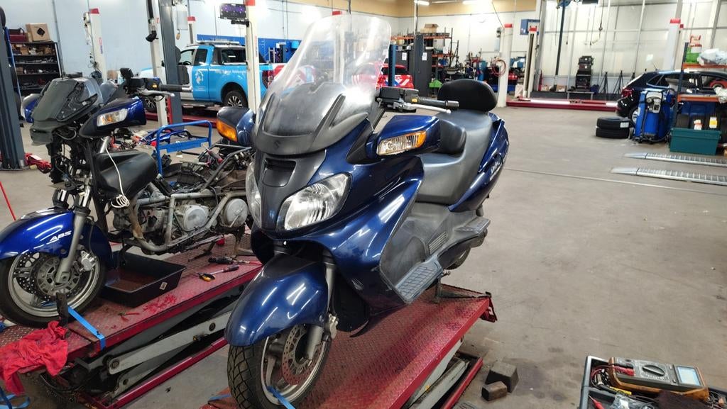 Onderdelen Suzuki Burgman an650 van 2005, Ophalen