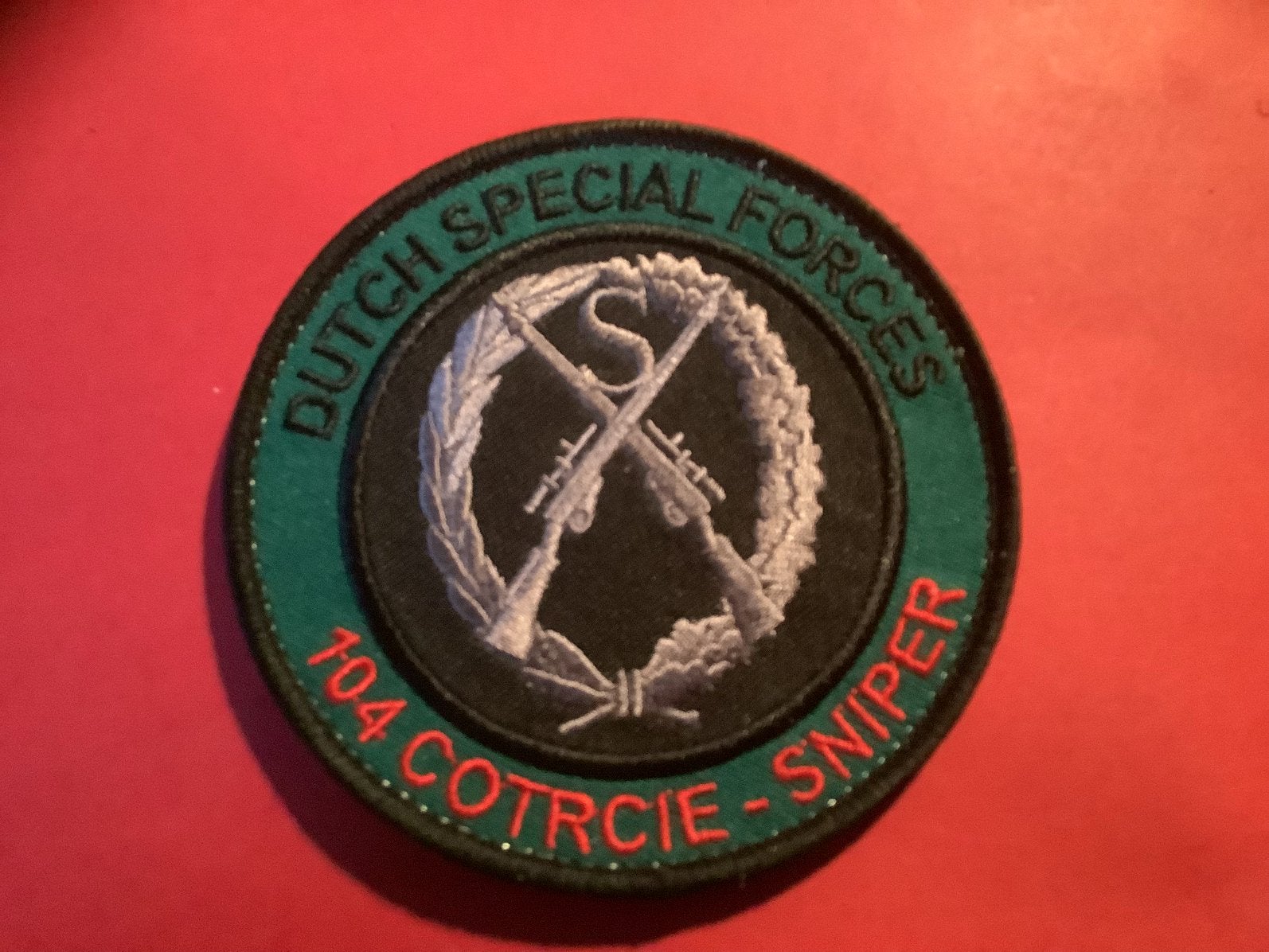 Een Sniper Badge met velcro, Ophalen of Verzenden, Landmacht, Nederland, Embleem of Badge