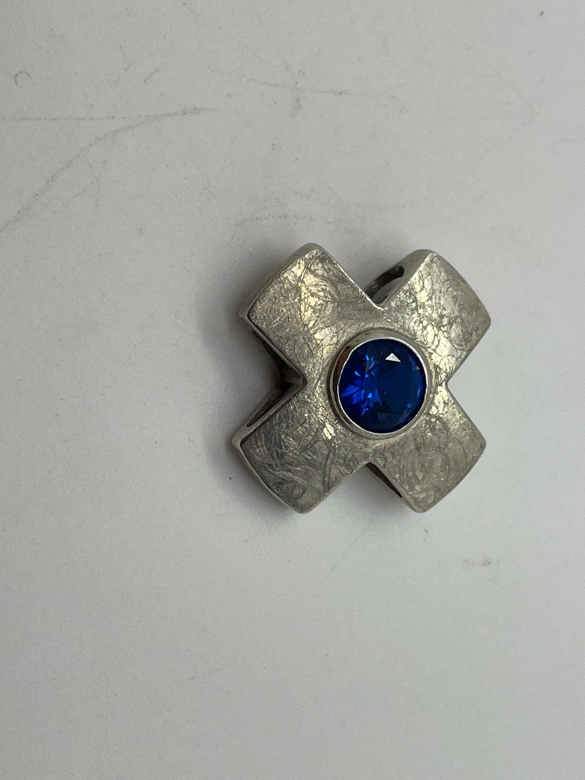 E492 Prachtige zilveren kruis hanger blauwe edelsteen, Ophalen of Verzenden, X, Zilver, Zilver
