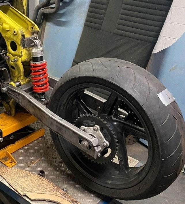 verbrede achterbrug  Yamaha  XV  /  TR1, Ophalen