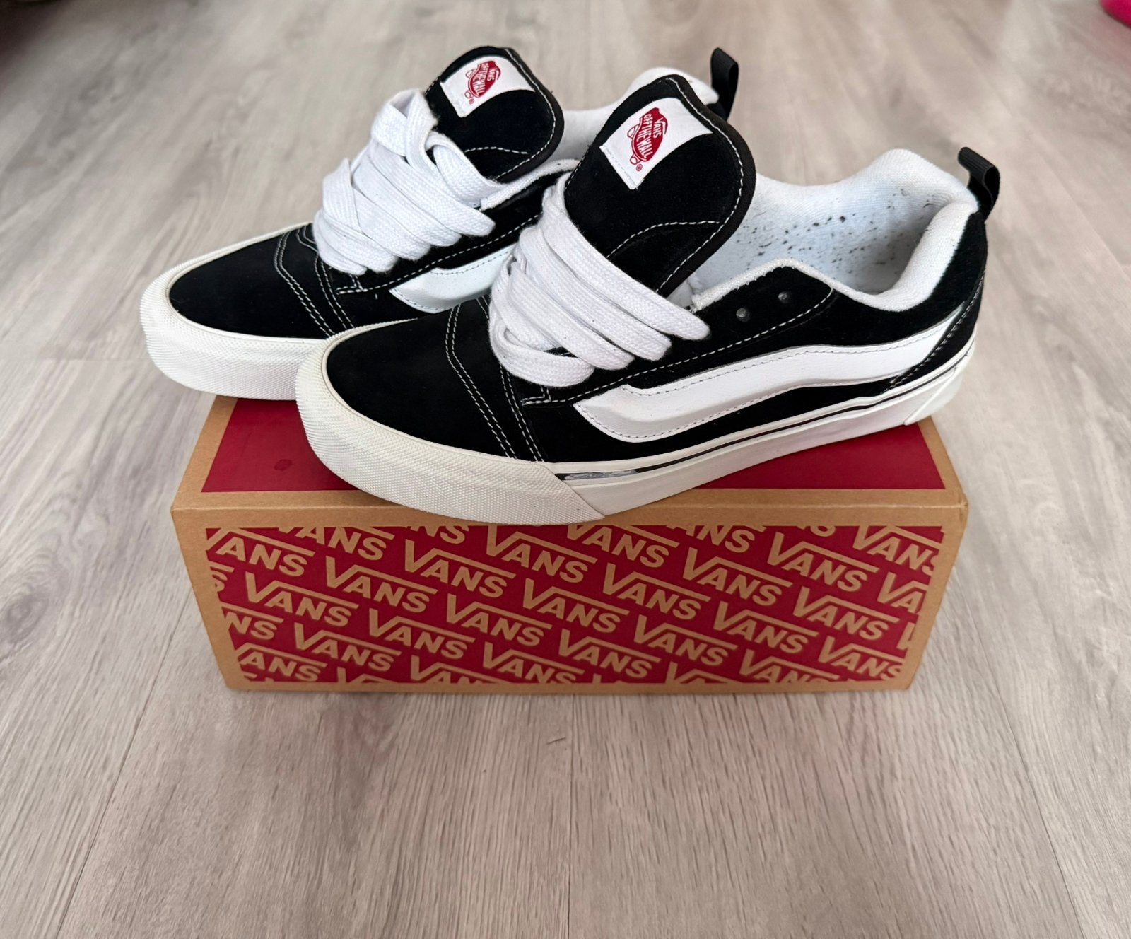 Vans Knu Skool - Zwart/Wit - Maat 41, Ophalen, Overige kleuren, Sneakers of Gympen, Gedragen