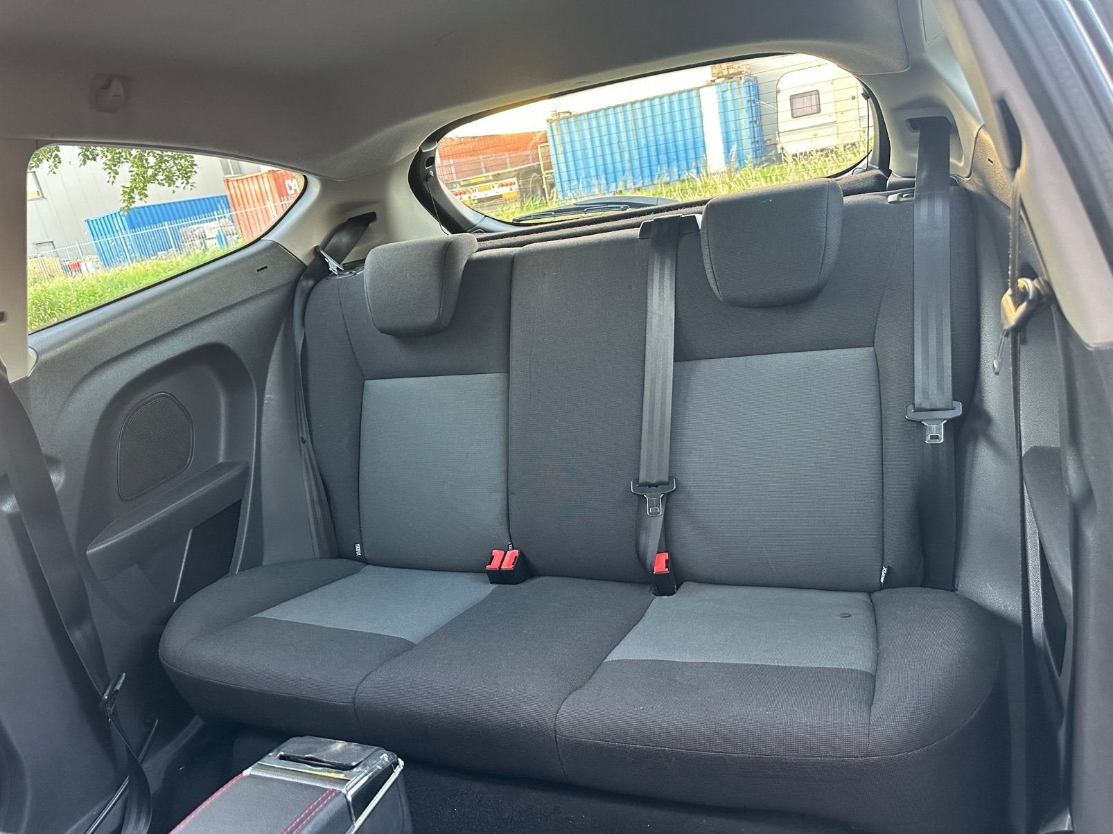Foto 21 van Ford Fiësta 1.25 44KW 3DR 2014 Zwart/17INCH/CRPLY/NW ONDRHD