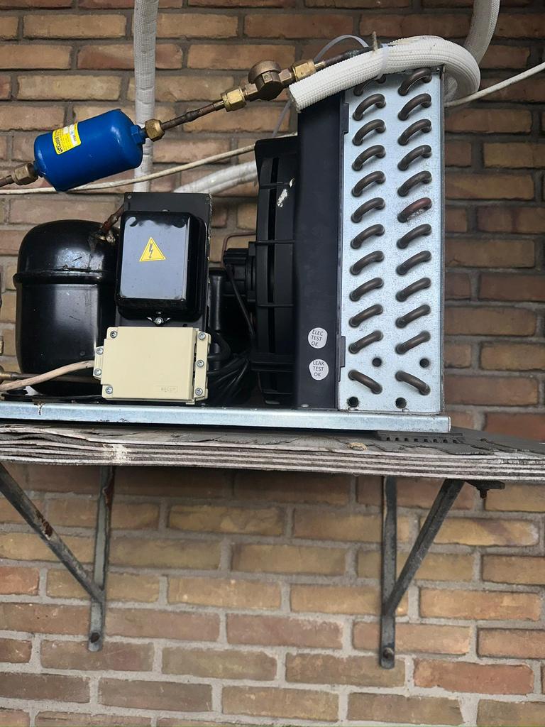 Koelunit / Compressor met condensor – werkt prima, Doe-het-zelf en Verbouw, 25 tot 100 liter, Ophalen, Gebruikt, 800 liter/min of meer