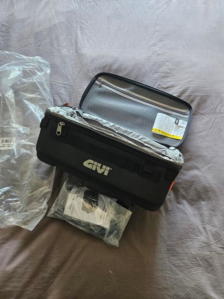 Givi Ultima-T UT807B Cargo Tas – 20L Waterdicht, Ophalen of Verzenden