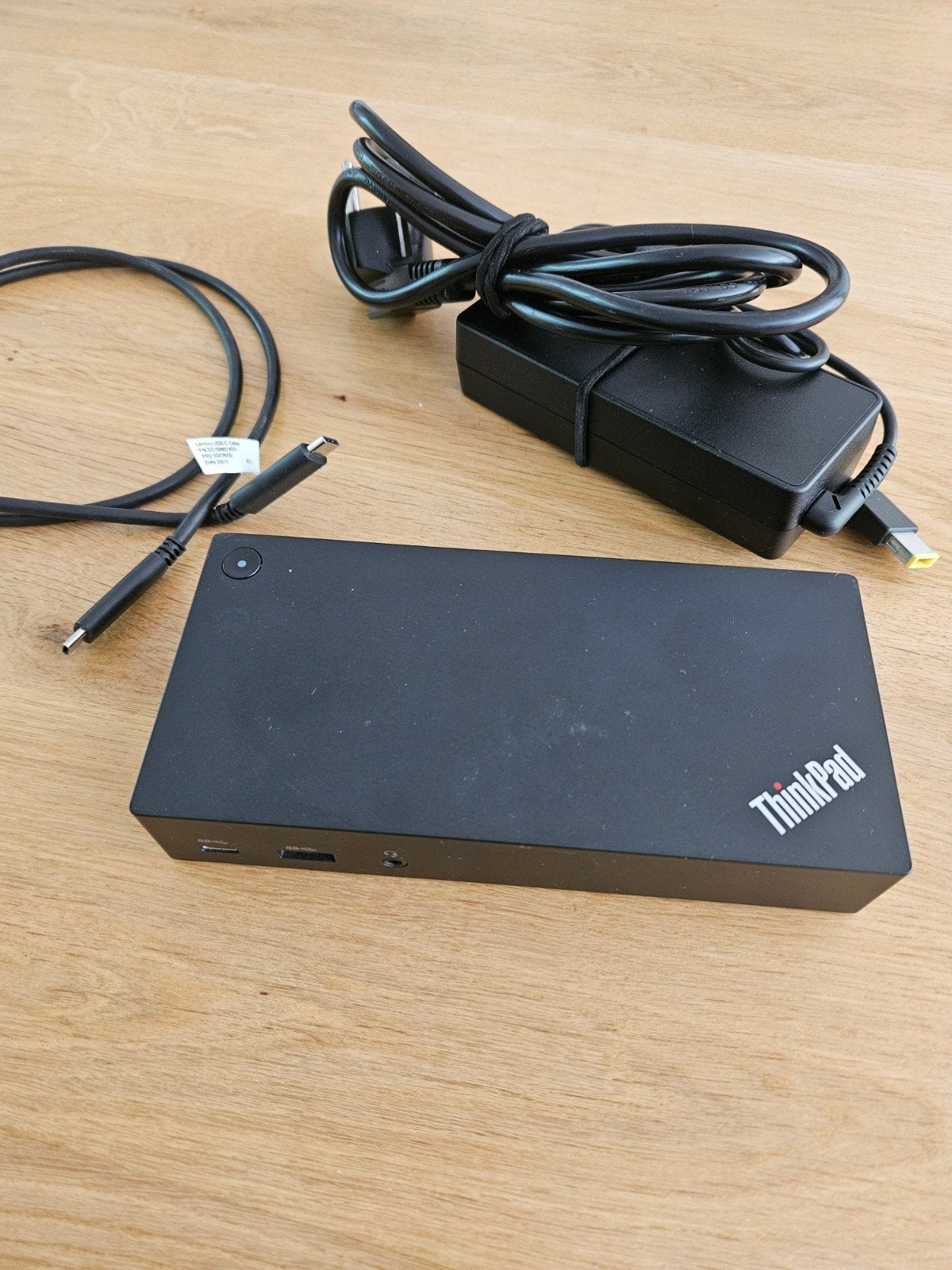 Lenovo ThinkPad 40A9 Docking Station met adapter en kabel, Lenovo ThinkPad, Ophalen of Verzenden, Zo goed als nieuw, Docking station