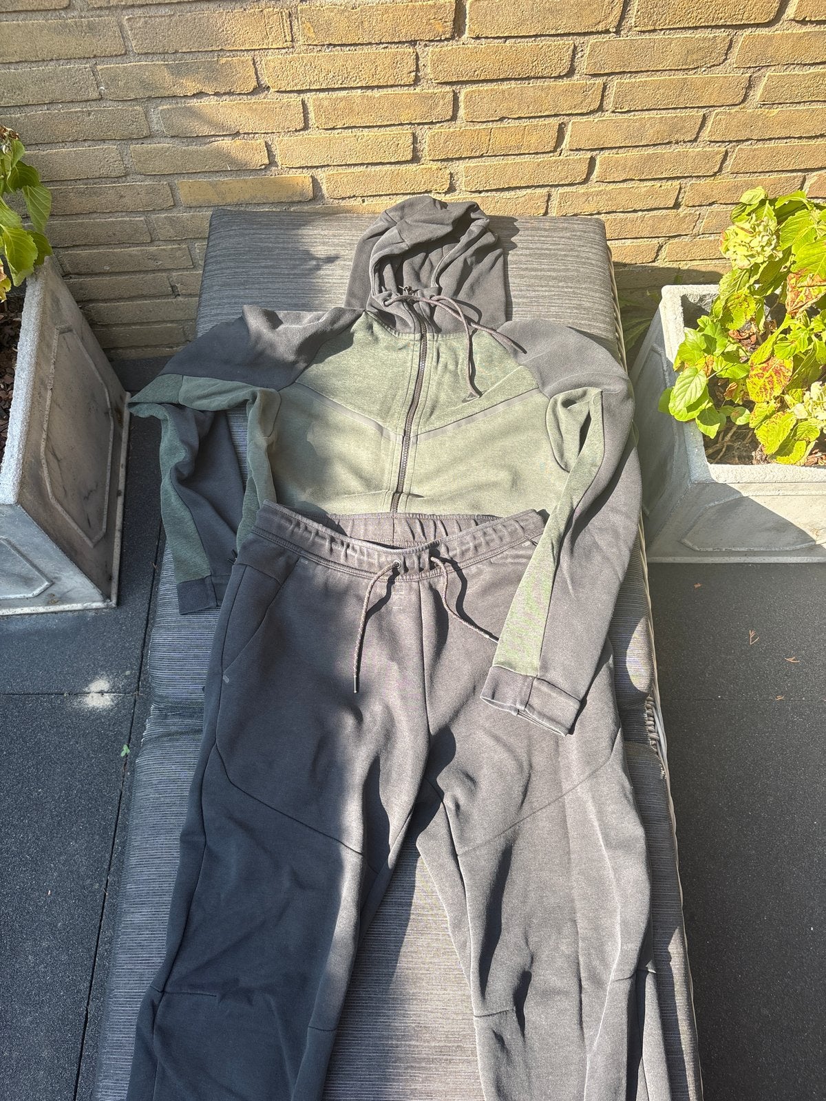Nike Tech Fleece trainingspak - Groen/Zwart - Maat S, Ophalen of Verzenden, Gedragen, Maat 46 (S) of kleiner, Meerkleurig