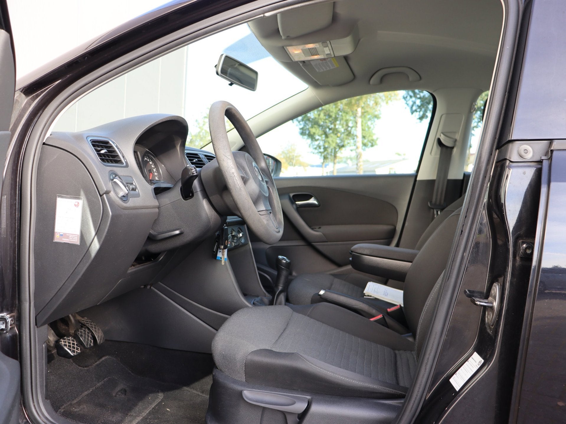 Foto 9 van Volkswagen Polo 1.4-16V Comfortline airco LM 4-deurs