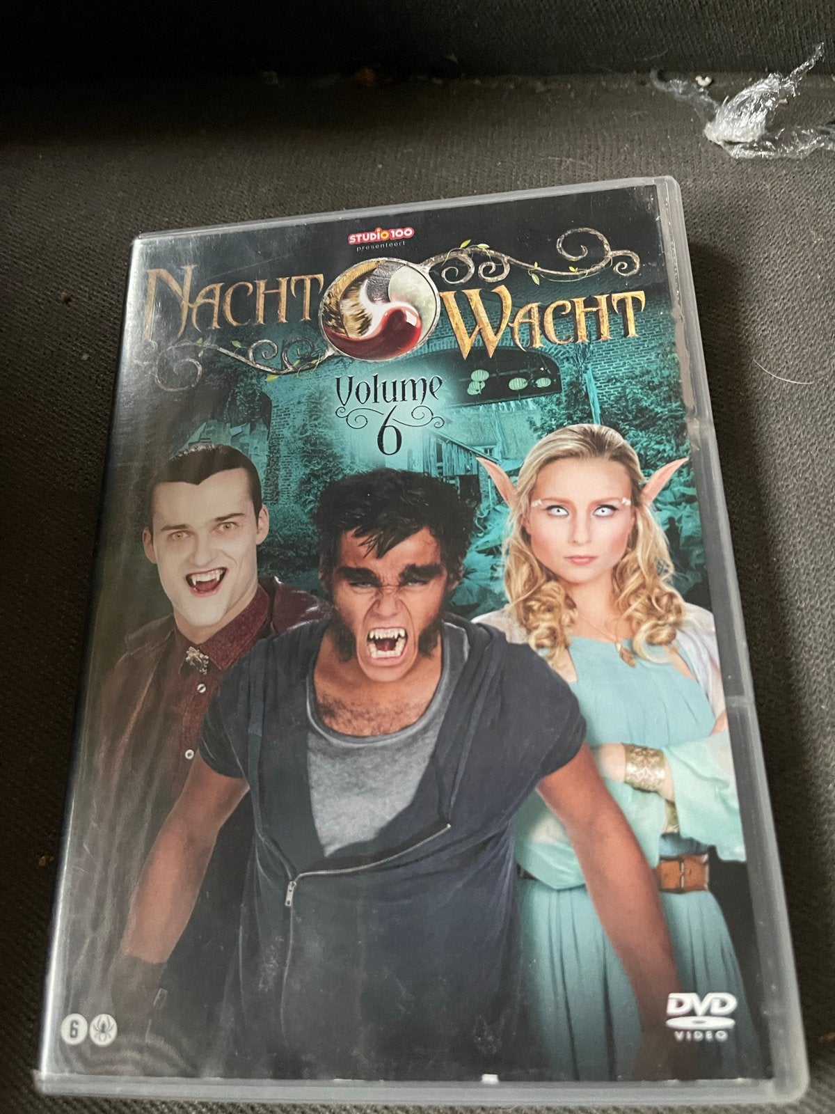 Nachtwacht Volume 6 DVD - Studio 100, Cd's en Dvd's, Bonusmateriaal, Nederlands, Science Fiction en Fantasy, Zo goed als nieuw